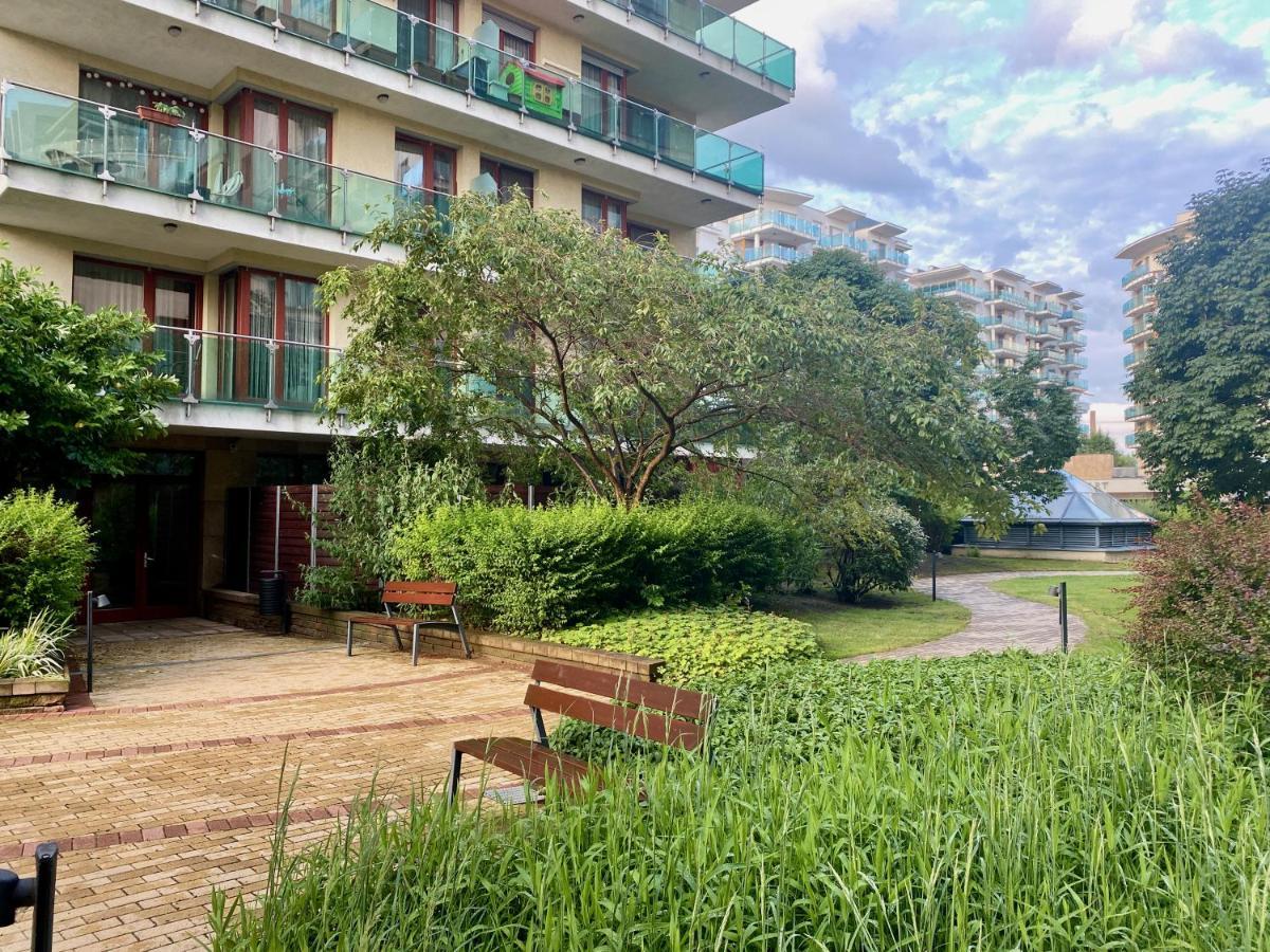 Marina Panorama Apartment & Garage Budapeste Exterior foto